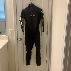 Billabong Wetsuit 3/2 size medium